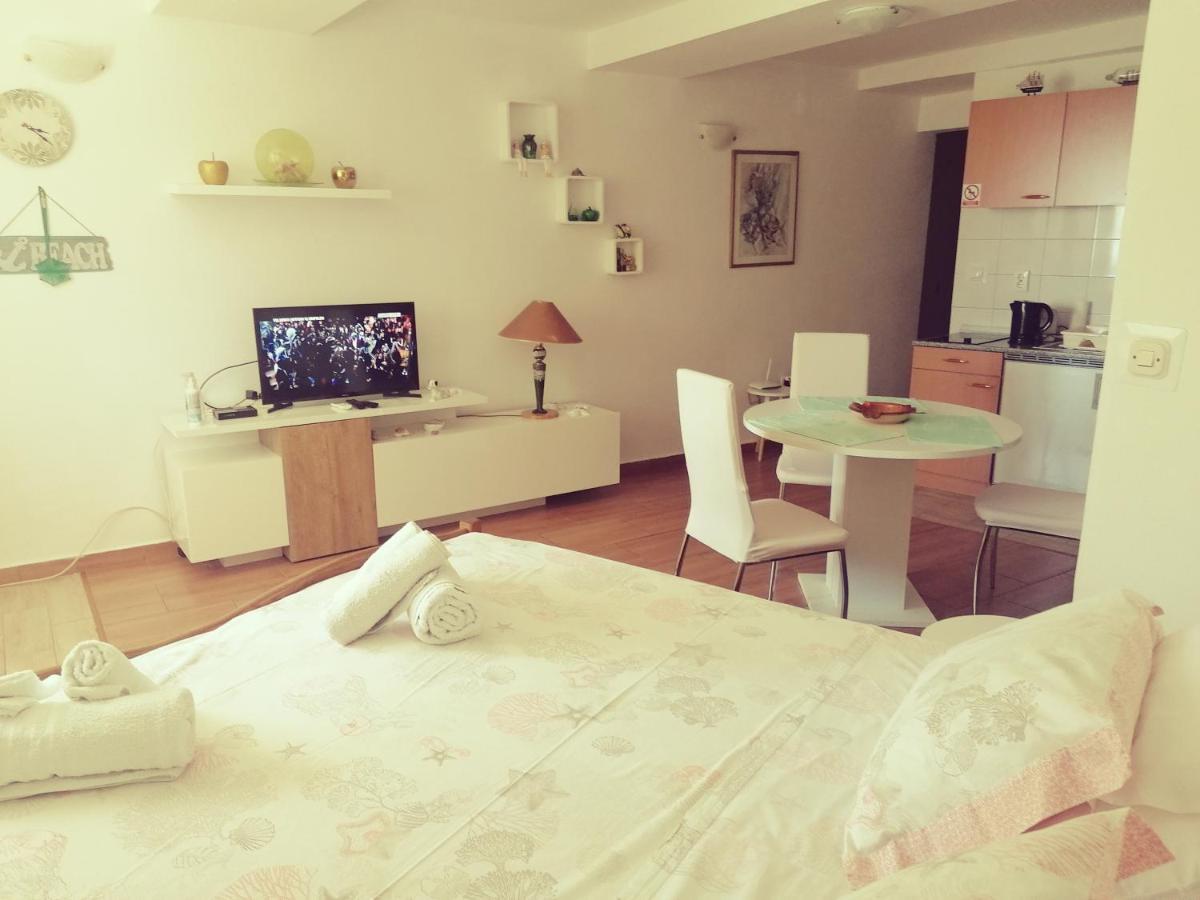 Apartment Lju On The Beach Сплит Екстериор снимка