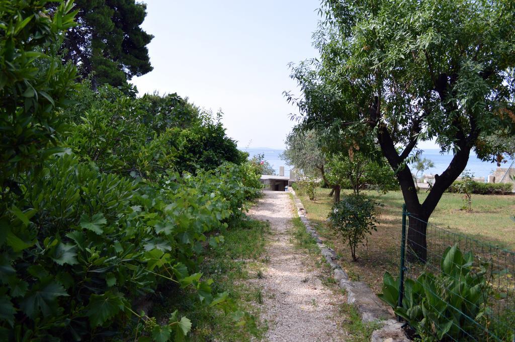 Apartment Lju On The Beach Сплит Екстериор снимка