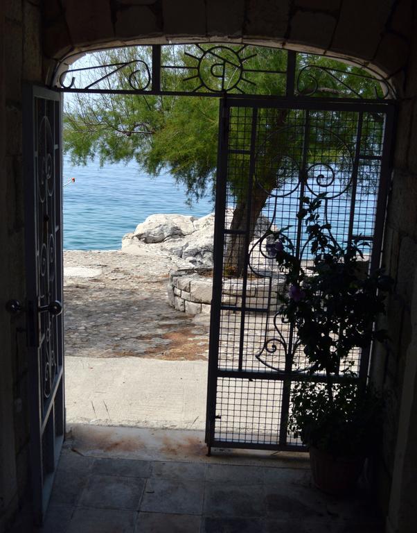 Apartment Lju On The Beach Сплит Екстериор снимка