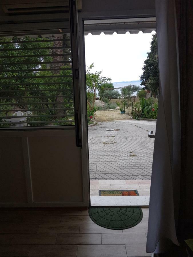 Apartment Lju On The Beach Сплит Екстериор снимка